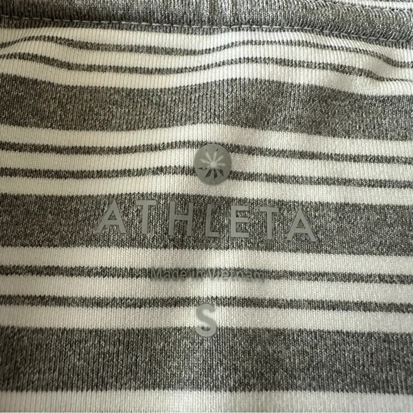 Athleta Womens Size Small Chaturanga Gray Striped Cropped Leggings Pants 591368 - Picture 3 of 3